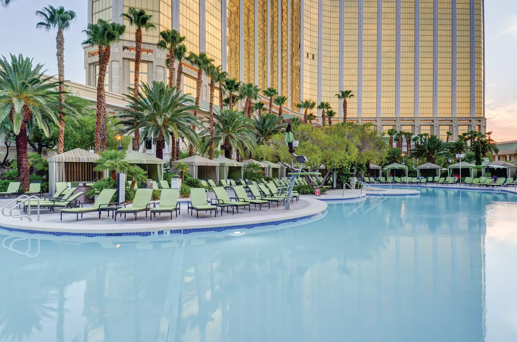 Mandalay Bay beach-like pool area